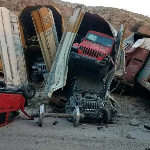 car-carrying-train-derailmentb.jpg
