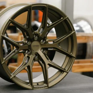 Vossen-HF6-4-Terra-Bronze-Hybrid-Forged-Series-©-Vossen-Wheels-2019-706-1047x698 (1).jpg