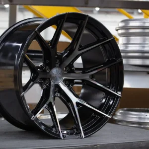 Vossen-HF6-4-Ultra-Deep-Tinted-Gloss-Black-Hybrid-Forged-Series-©-Vossen-Wheels-2022-4-1047x698.jpg