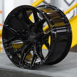 Vossen-HF6-4-1722-Gloss-Black-Hybrid-Forged-Series-©-Vossen-Wheels-2024-1006-2000x1333.webp