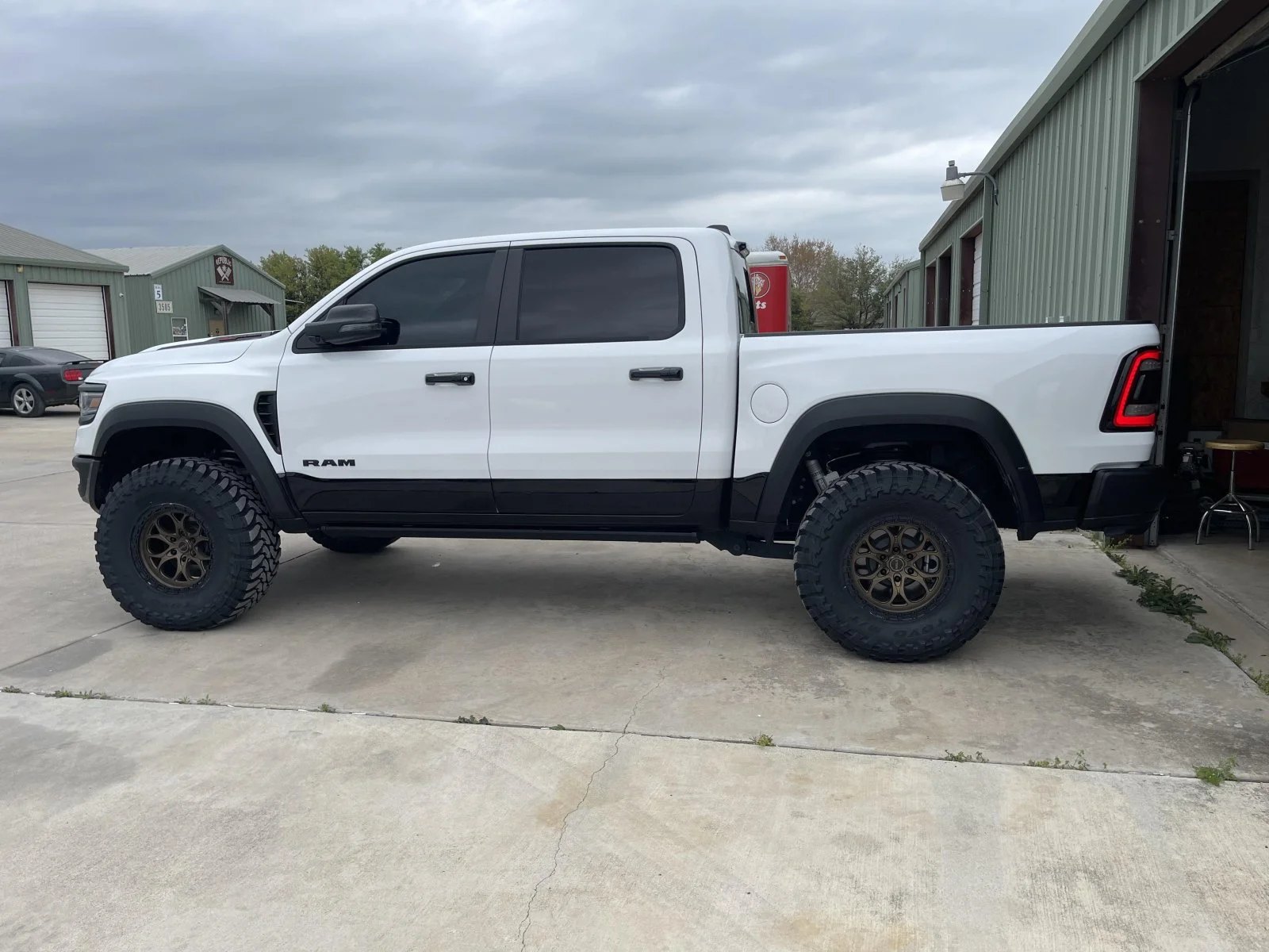 423687007_361719570174118_5226809875751944346_n (1).jpg