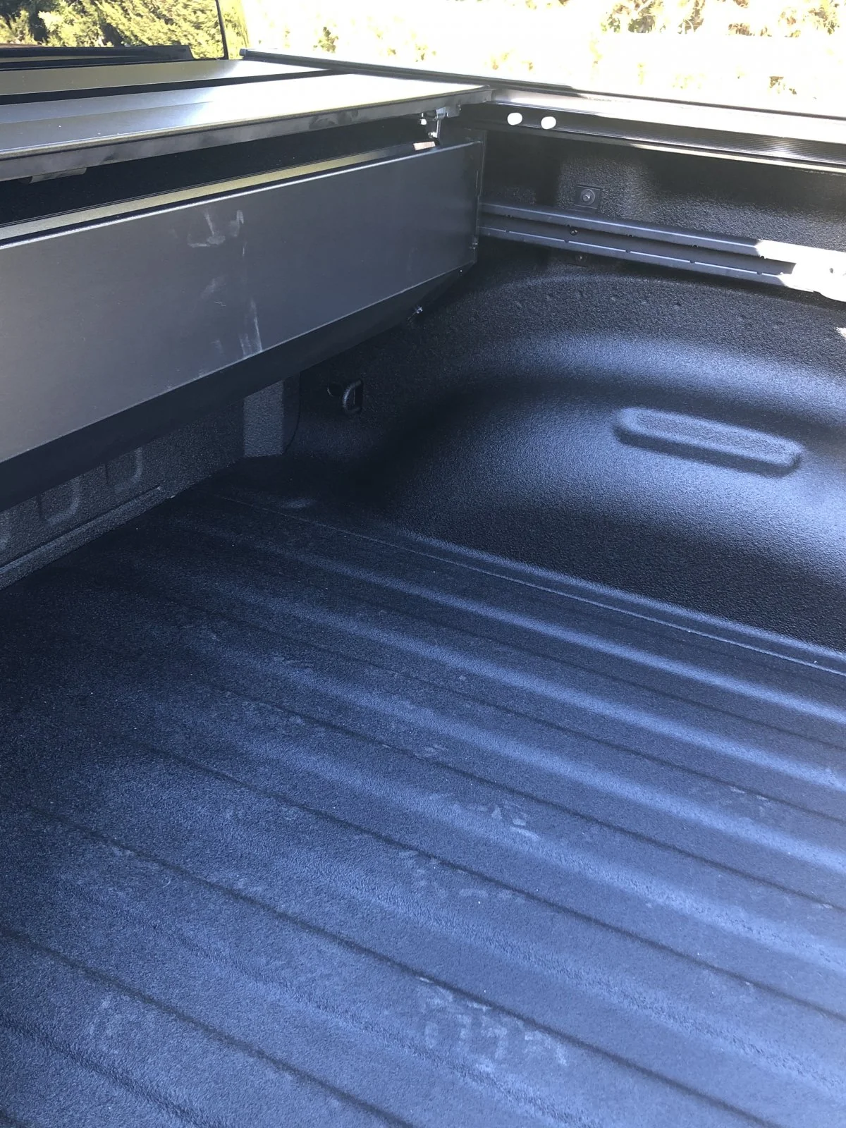 Bed Cover Install 01.jpg