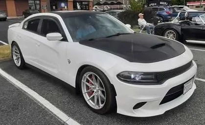 Charger Hellcat corner.webp