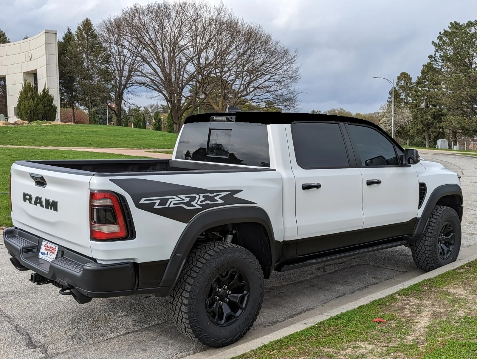 PXL_20230421_220445292.PORTRAIT.ORIGINAL_blk roof.jpg | RAM TRX Forum