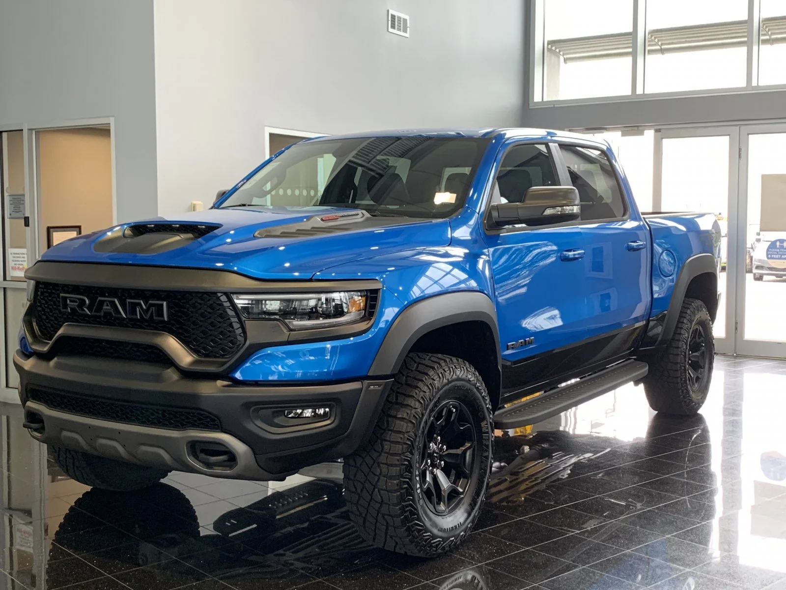 truck1.jpg